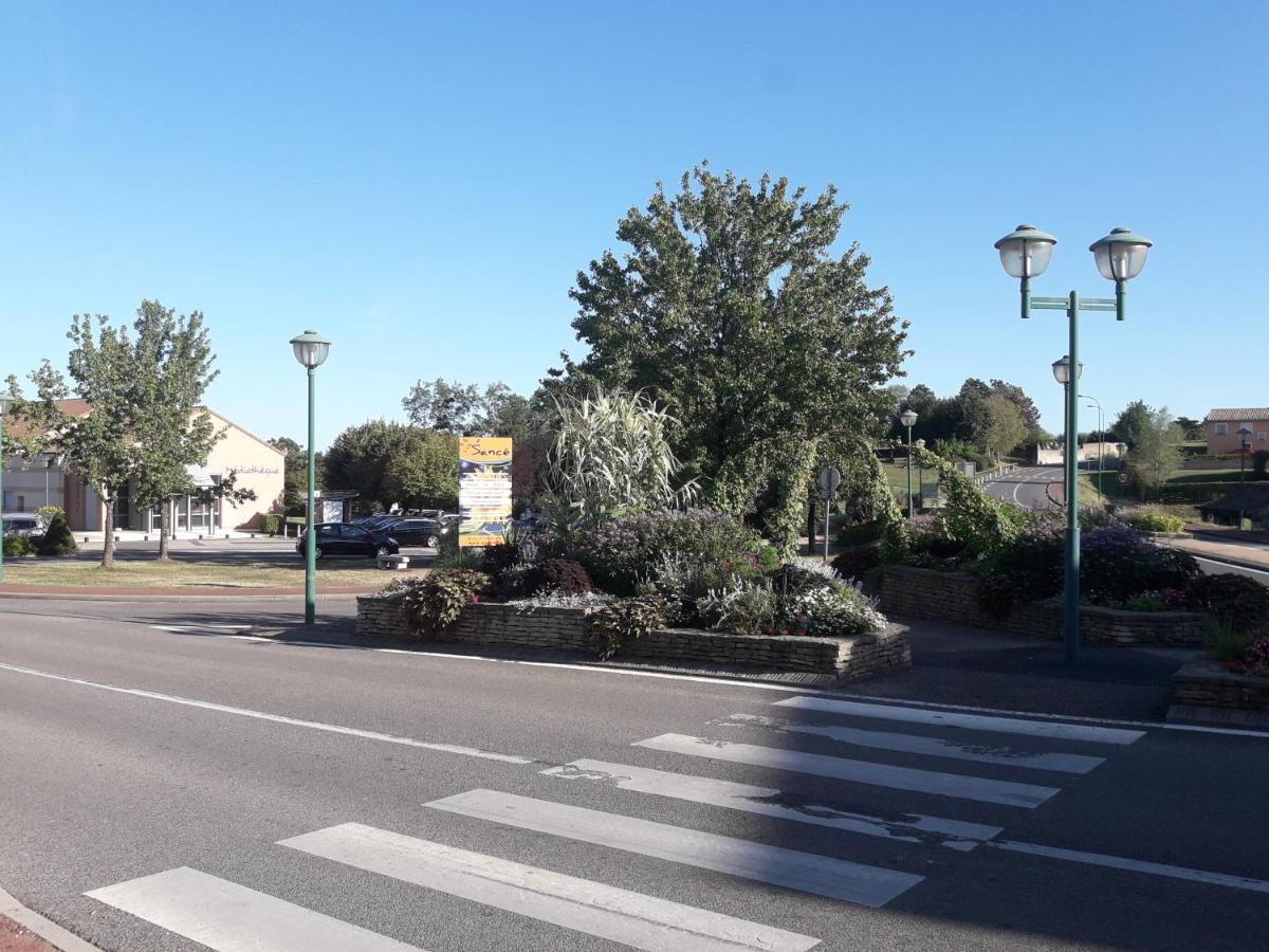 Les Saugeys Apartment Mâcon Екстериор снимка